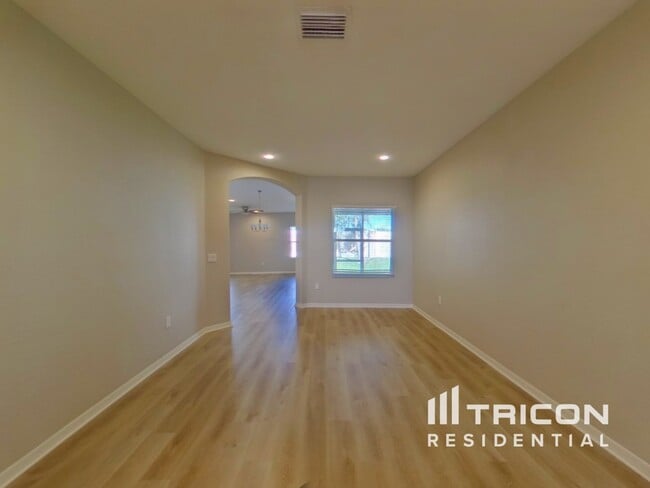 Photo - 6715 Castle Green Pl