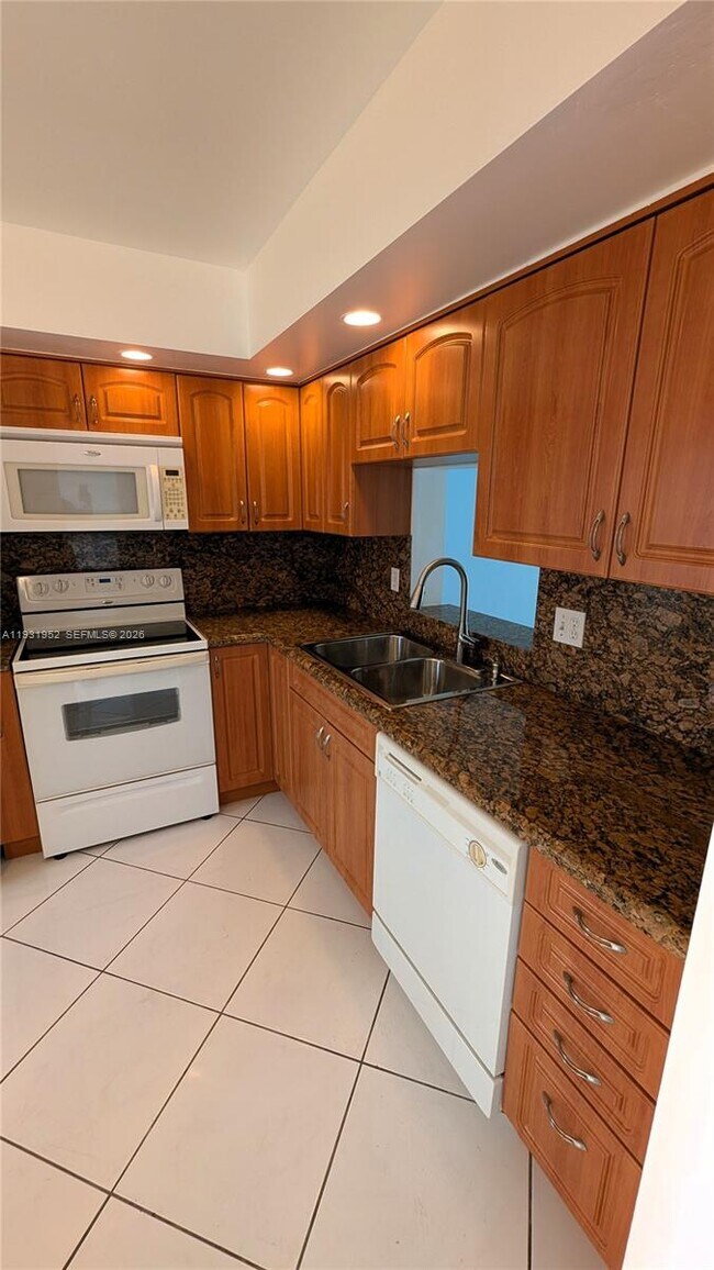 Photo - 301 NE 14th Ave Unit 404