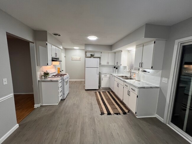 Photo - Cypress West Fairlawn Apartments