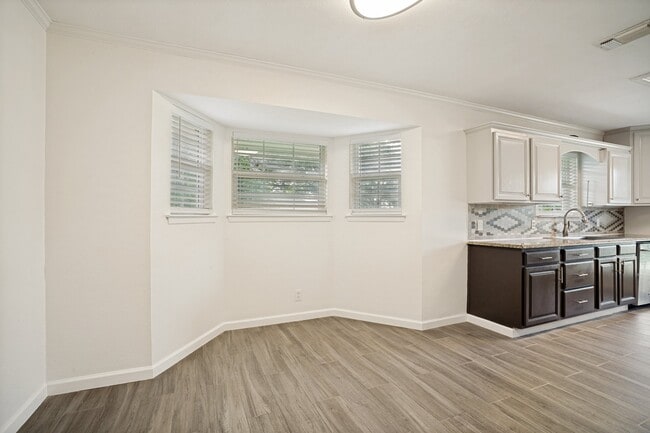 Photo - 6355 Starnes Rd