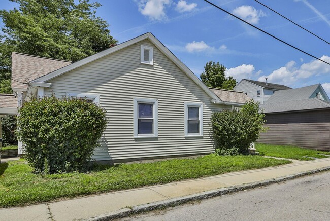 Photo - 1 Oak St