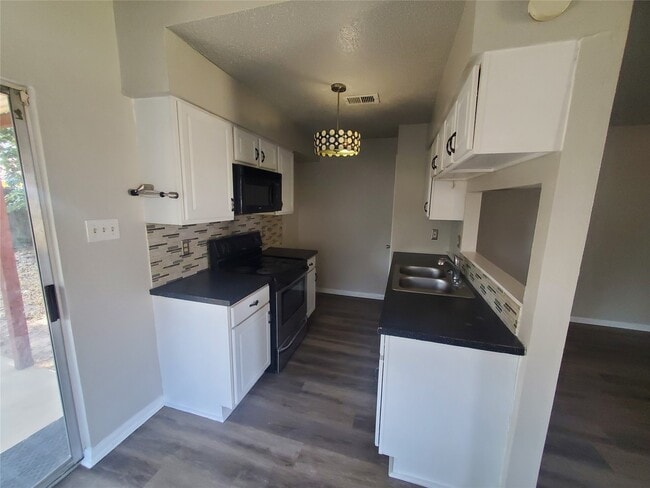 23211 Pebworth Pl