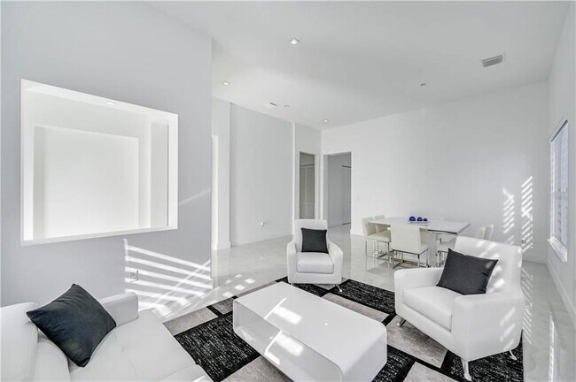 Photo - 4919 Frattina St.