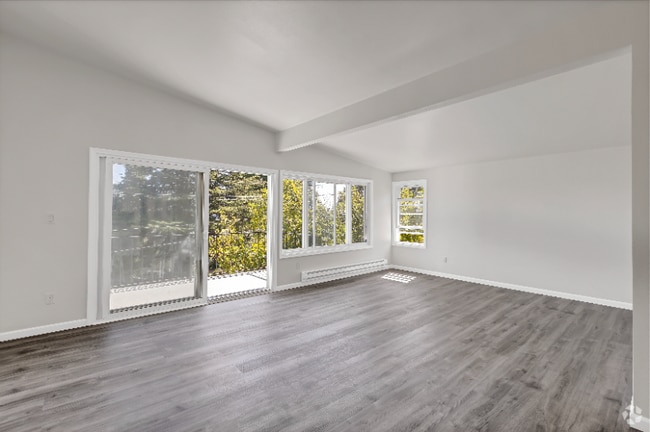 Building Photo - 10607 Des Moines Memorial Dr Rental