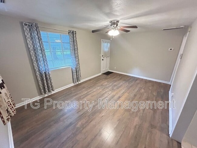 Photo - 3958 Hunter Cir