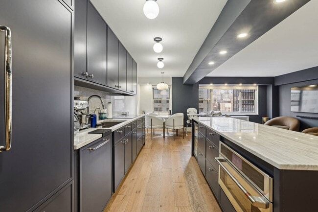Photo - 100 W 57th St Unit 11-J