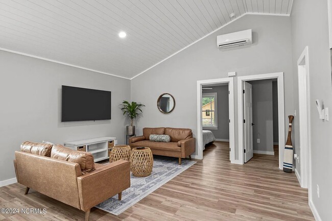 Photo - 148 Long Pond Lp