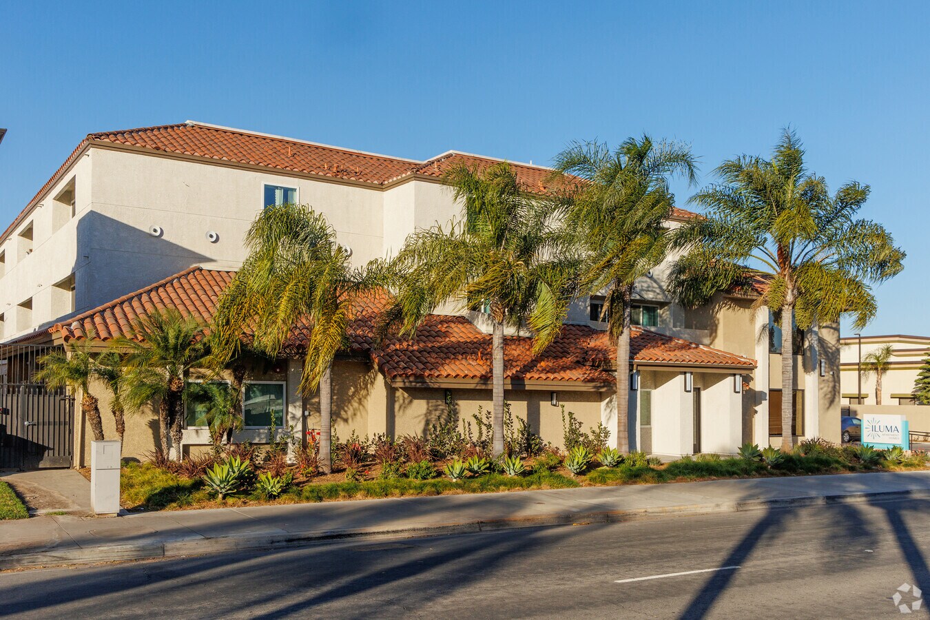 7161 Katella Ave - Iluma Apartment Homes