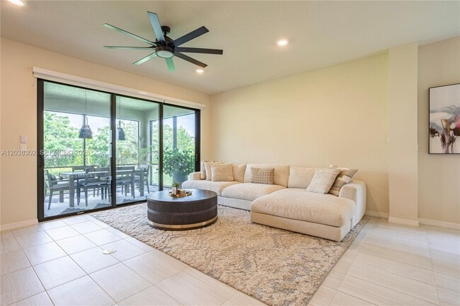 Photo - 4423 Spruce Ln