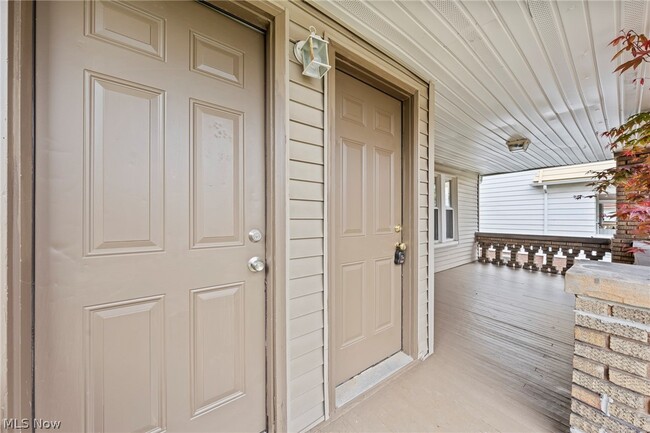 Photo - 2058 Wascana Ave