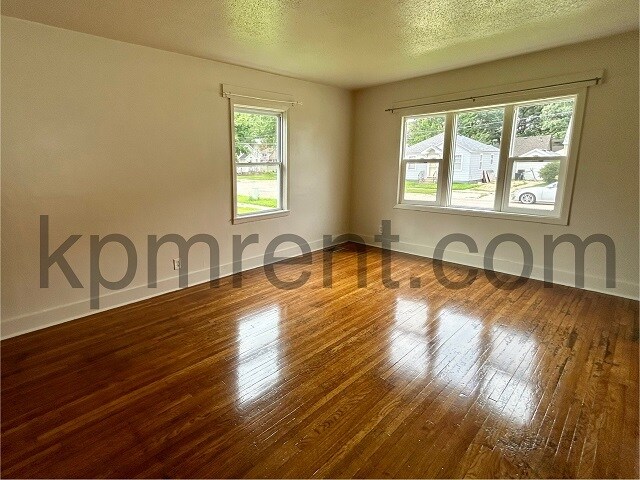 Photo - 1109 3rd Ave NW