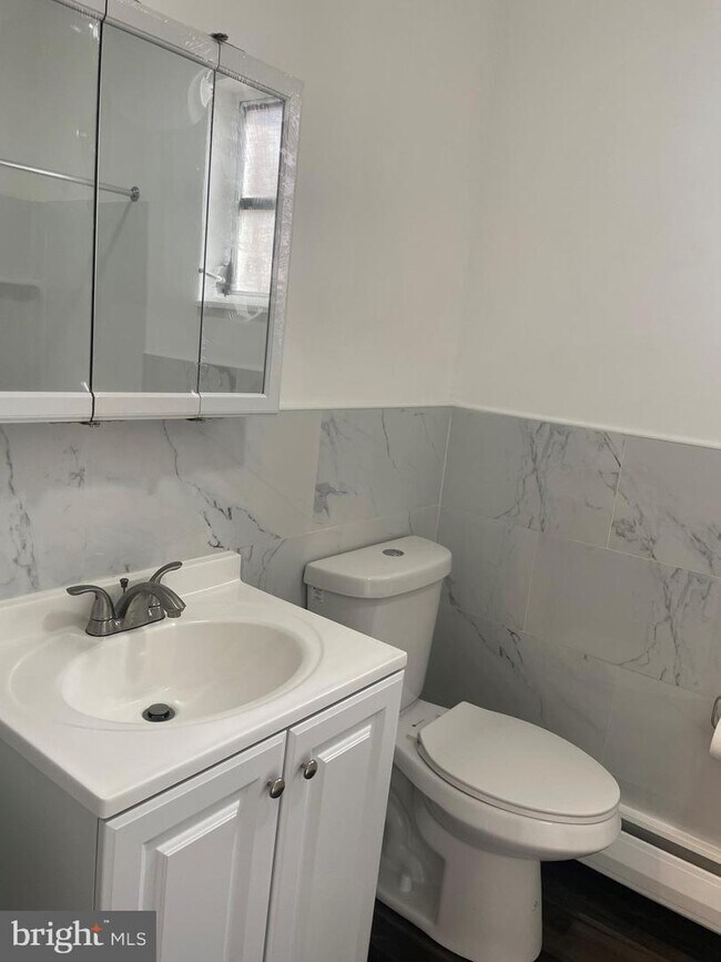 Photo - 1131 E Snyder Ave