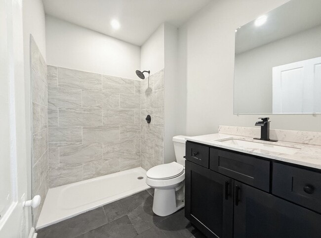 Photo - 1055 Walnut St Unit C