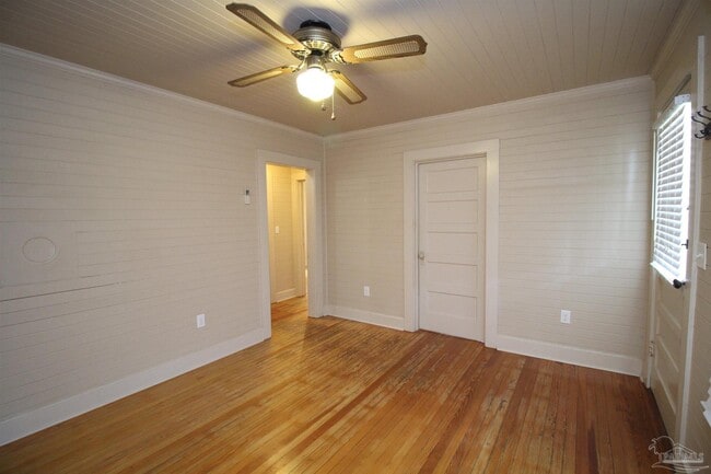 Photo - 3102 E De Soto St