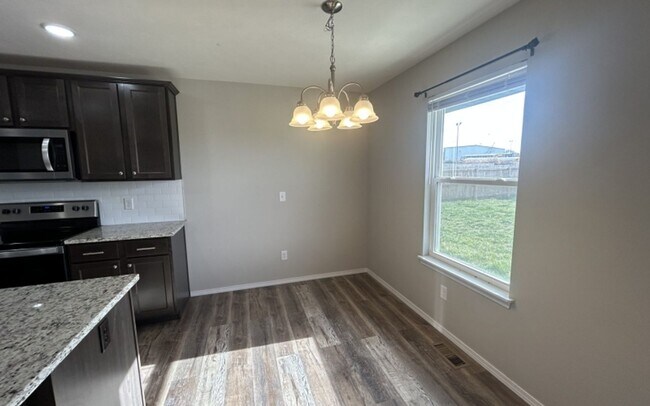 Photo - 222 W. Canterbury Ln