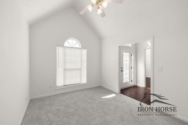 Photo - 379 Beech Hollow Trail SW