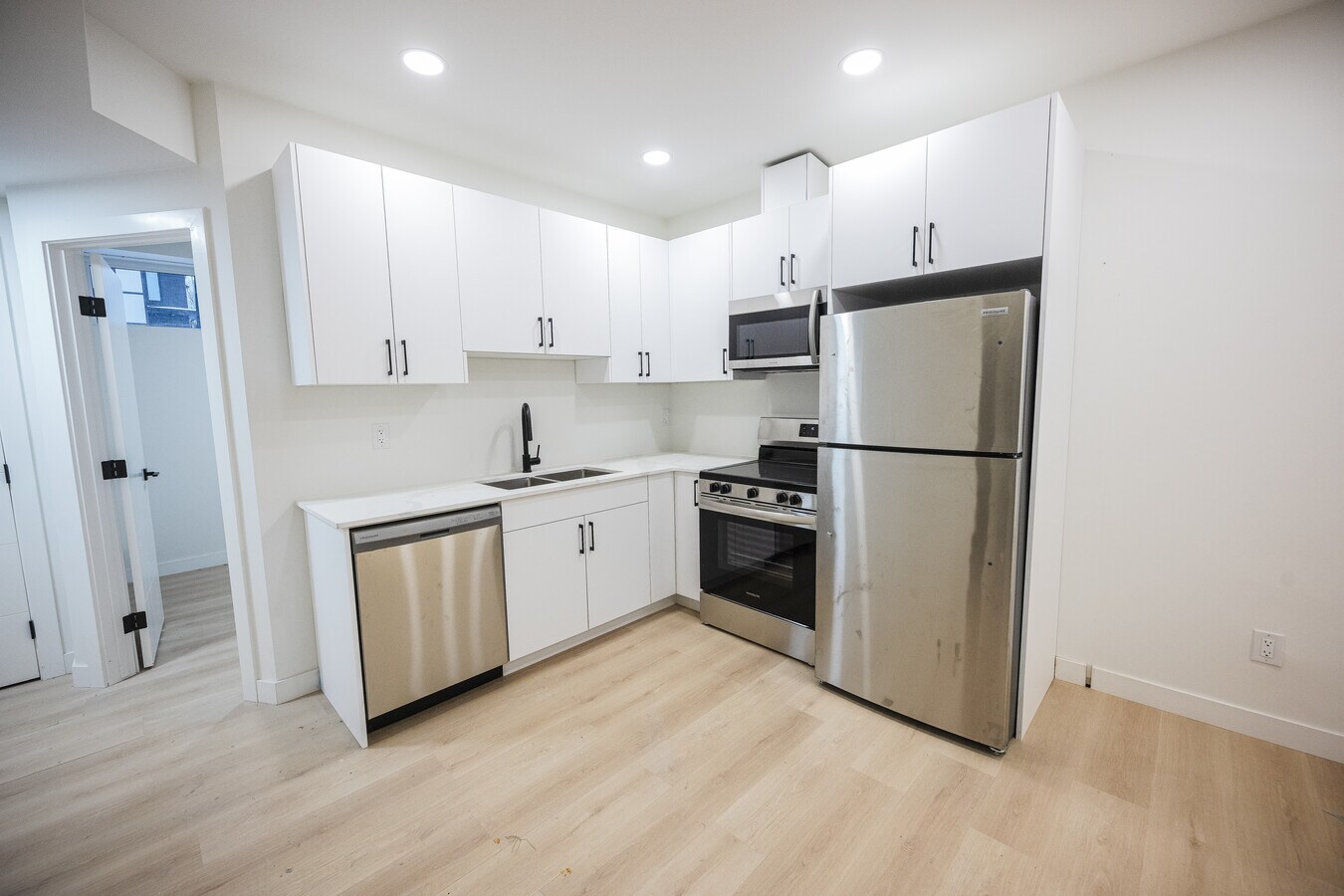 Photo - 412 Ferry Rd