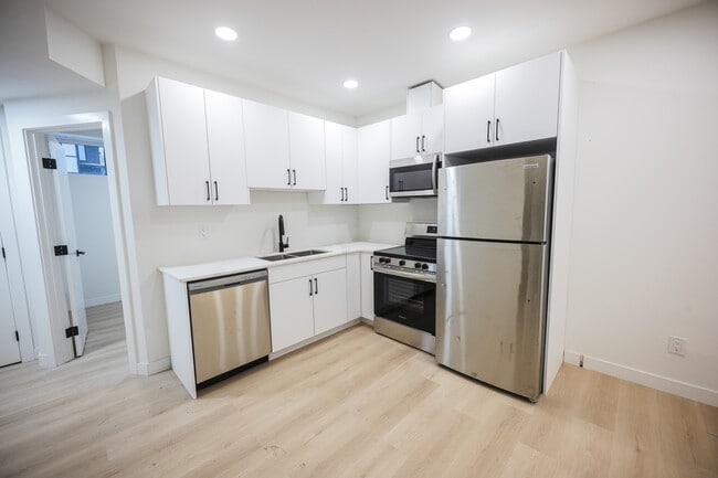 Building Photo - 412 Ferry Rd