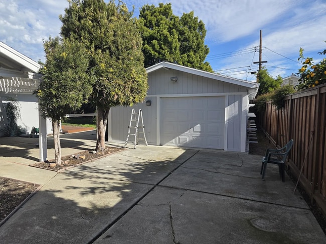 Photo - 776 Berkshire Pl