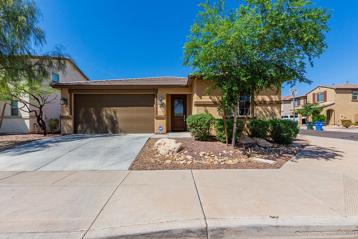 Exterior Front - 6518 S 47th Ln (Laveen, AZ)