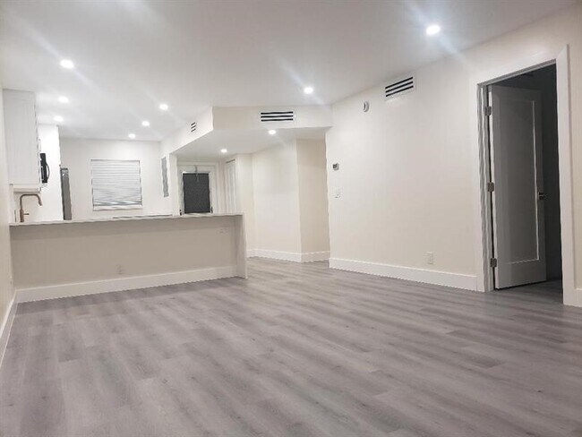 Photo - 829 Camino Rd Unidad 2050