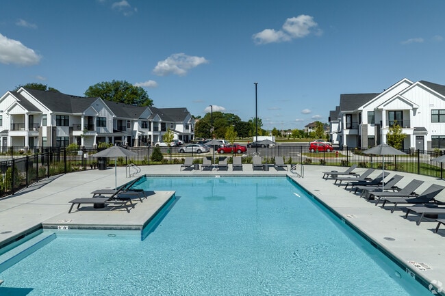 Seasons at Elgin Resort Style Pool - Seasons at Elgin