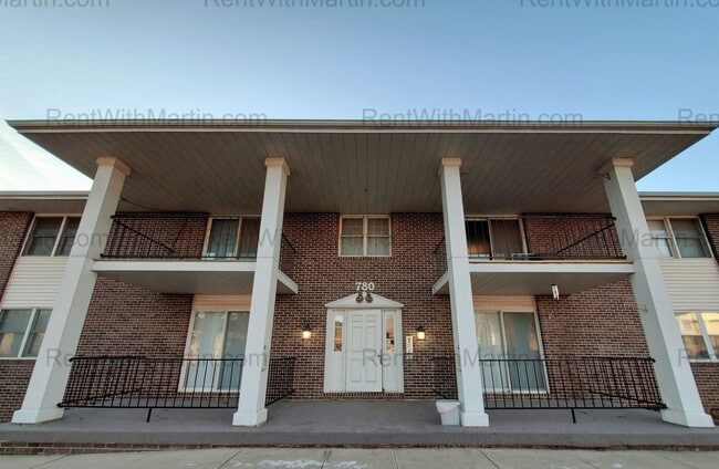 Photo - 780 Russell Rd