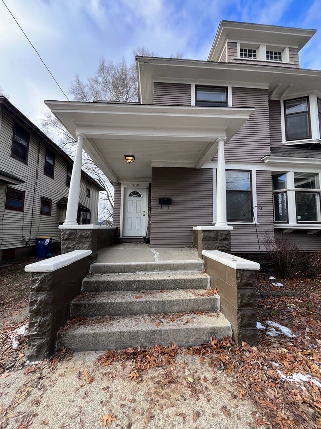 Photo - 709 Lafayette Ave SE Unidad 709