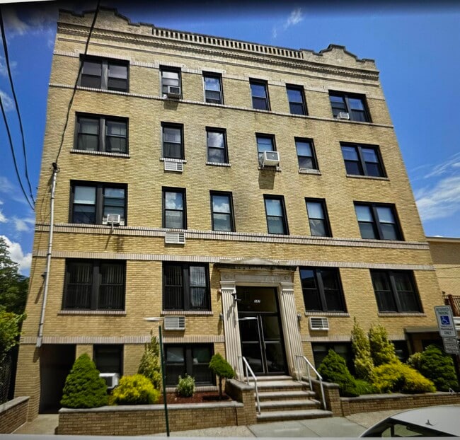Building Photo - 287 Lawton Ave Unit 9 Rental