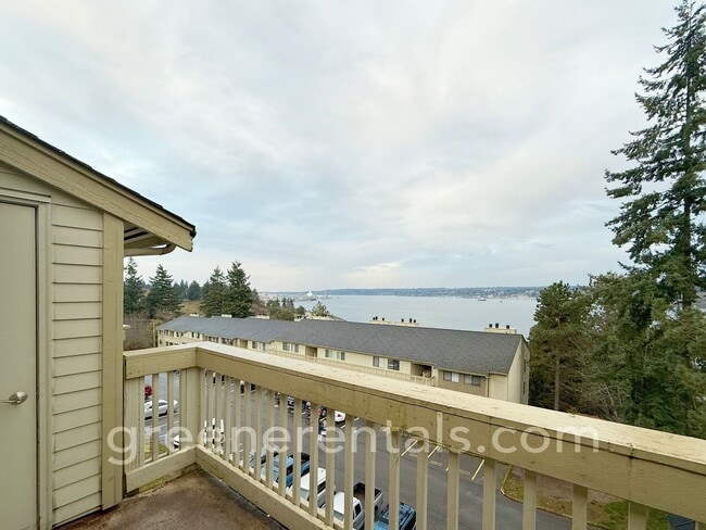 Photo - 2BR/1.5BA 3rd Floor Condo Overlooking Sinclair Inlet