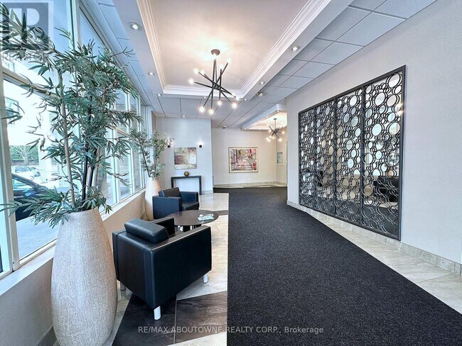 Photo - 565 Avenue Rd