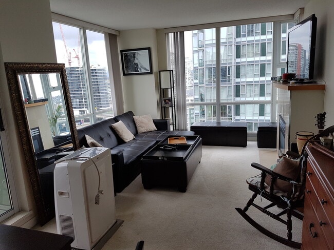 Photo - 1707-1077 Marinaside Crescent Unit 1707