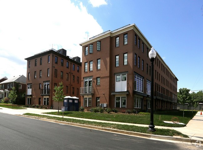 The Crossing at Ballston - The Crossing at Ballston Apartments