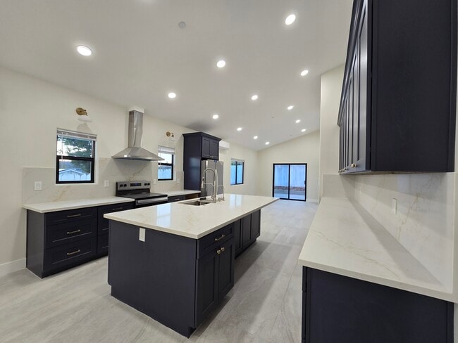 Building Photo - 13990 Putney Rd Unit 13990