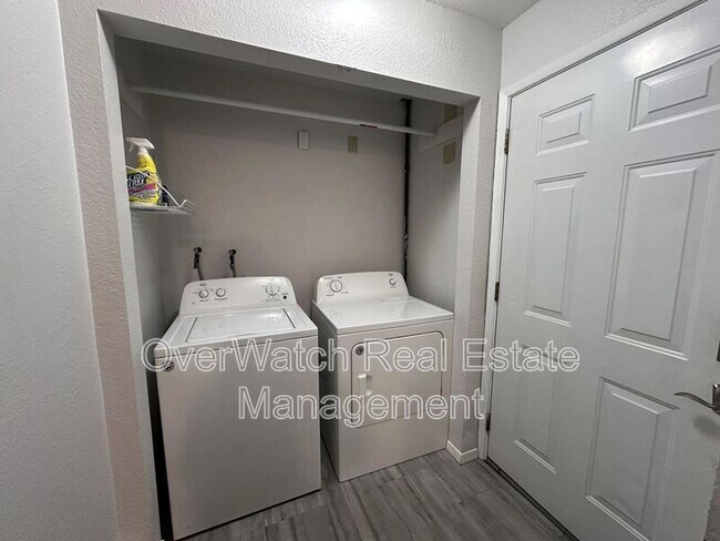 6121 De Armoun Rd Unit Lower Floor