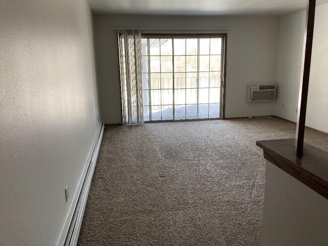 Photo - 209 Williamsburg Dr