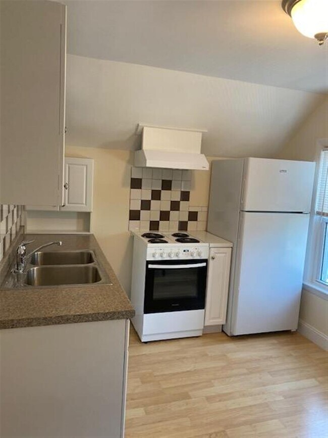 Photo - 136 Broadway Unit 3