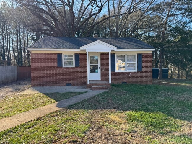 Building Photo - Available to Show