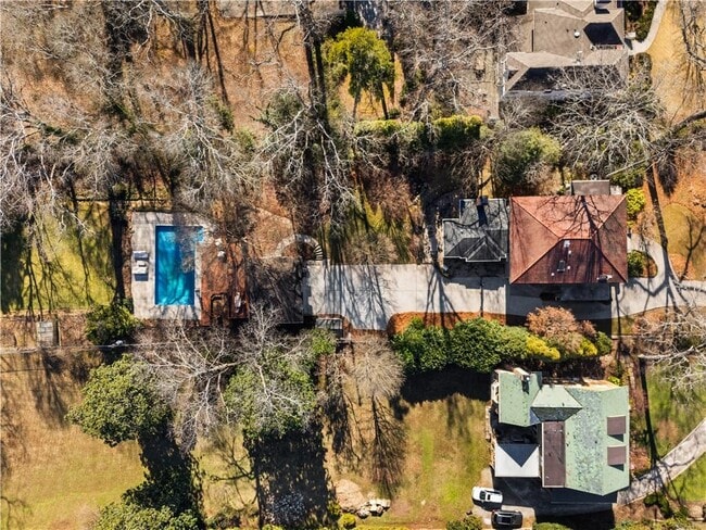 Photo - 979 Springdale Rd NE