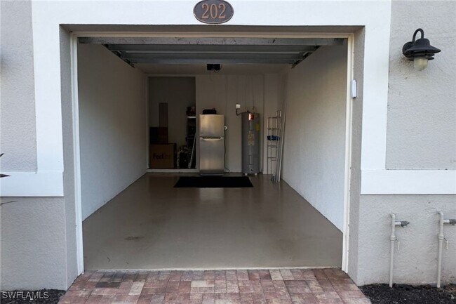 23611 Alamanda Dr Unit 202