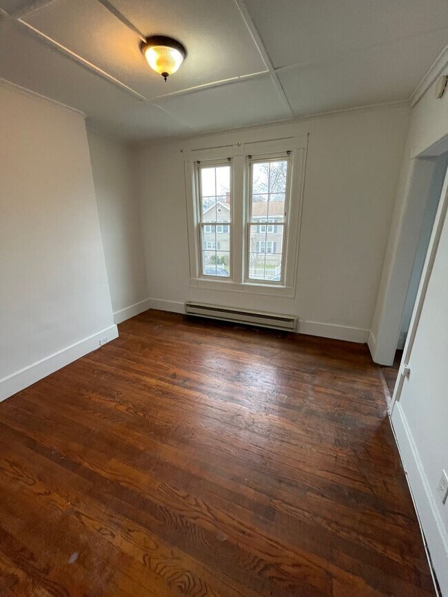 Photo - 11 Hooker Ave Unit Apt B