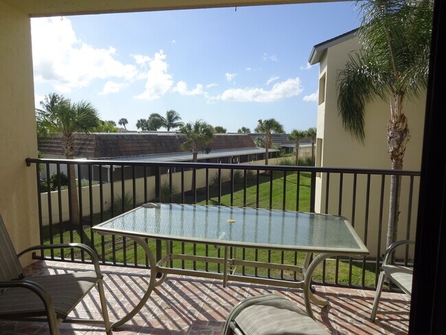 Photo - Venice, FL MACARTHUR BEACH Gated Comm. 2/2... Unit 136