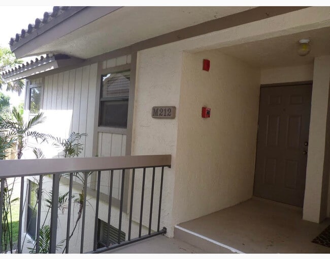Building Photo - 3130 Millwood Terrace Unit 2120