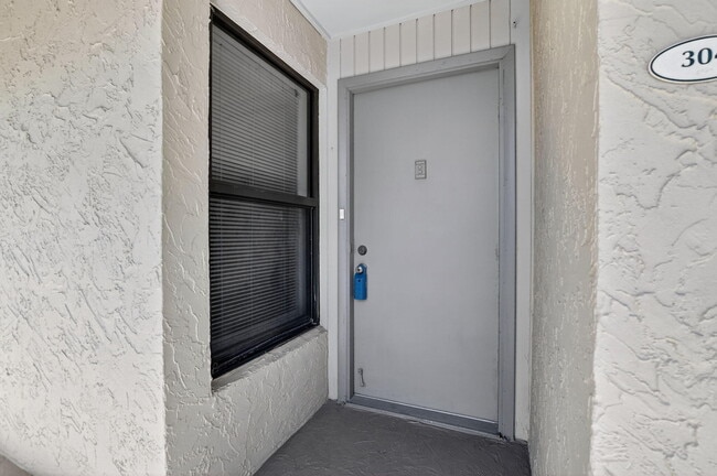 Photo - 11 Royal Palm Way Unidad 3040