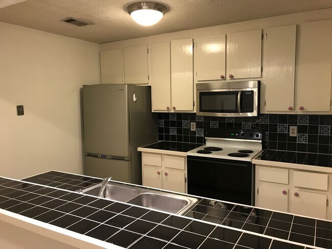Photo - Three Bedroom Near Vet School!