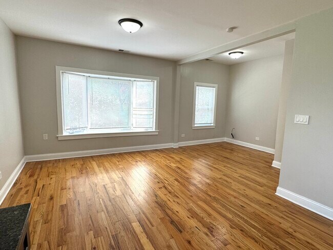 Photo - 3904 W Armitage Ave Unidad 2