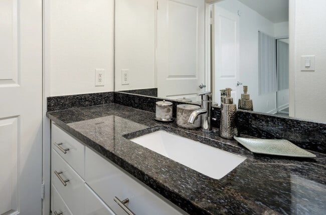 Photo - Franklin Plaza