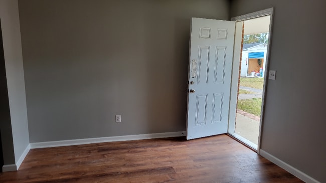 Photo - 99 Chris Dr Unidad 24