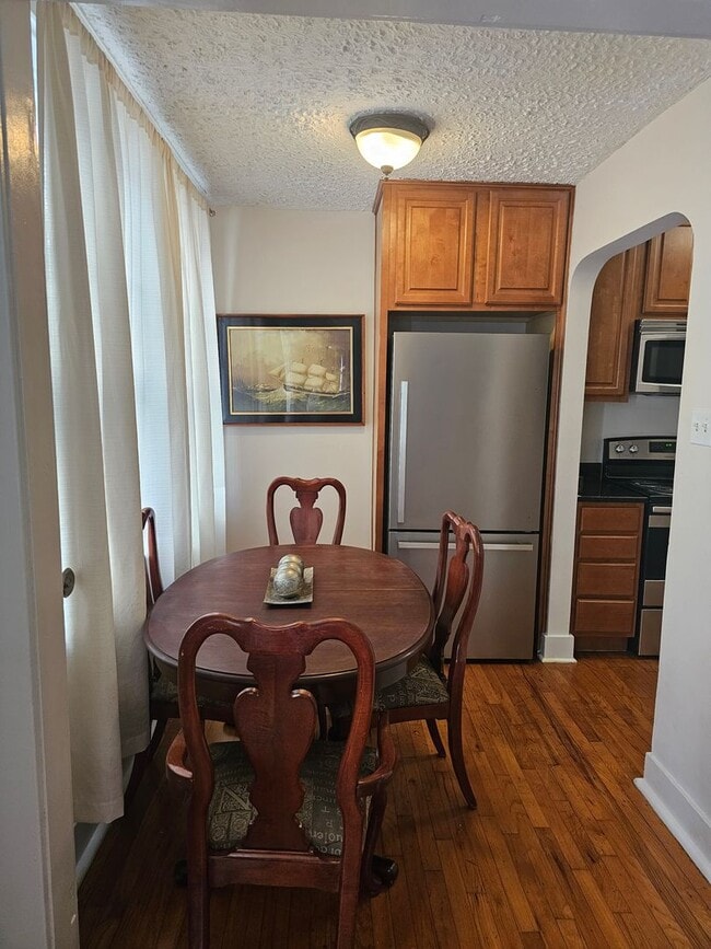 Photo - Uptown 1 Bedroom, 1 Bath, Swimming Pool, 1 block from St. Charles Unit 3308 Prytania Street,  7