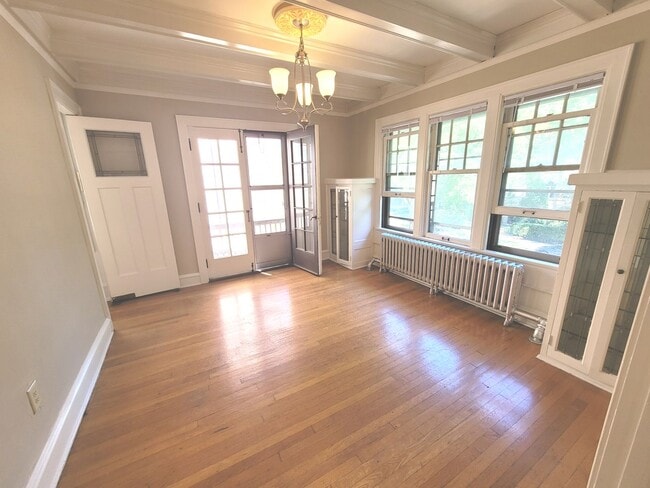 Photo - 2541 N Lake Dr Unit Upper